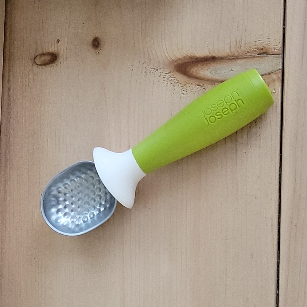 Joseph Joseph Dimple Green Ice Cream Scoop